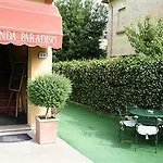 Paradiso Pensión 3*