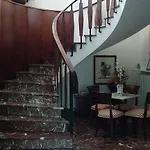 Pensión Paradiso 3*