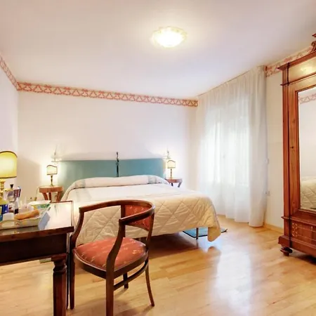 Πανσιόν Paradiso