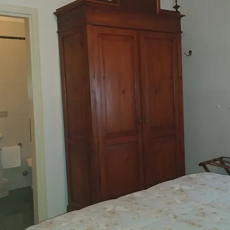 Pensión Paradiso