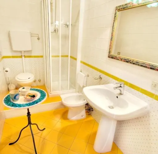 Paradiso Pensionat 3*